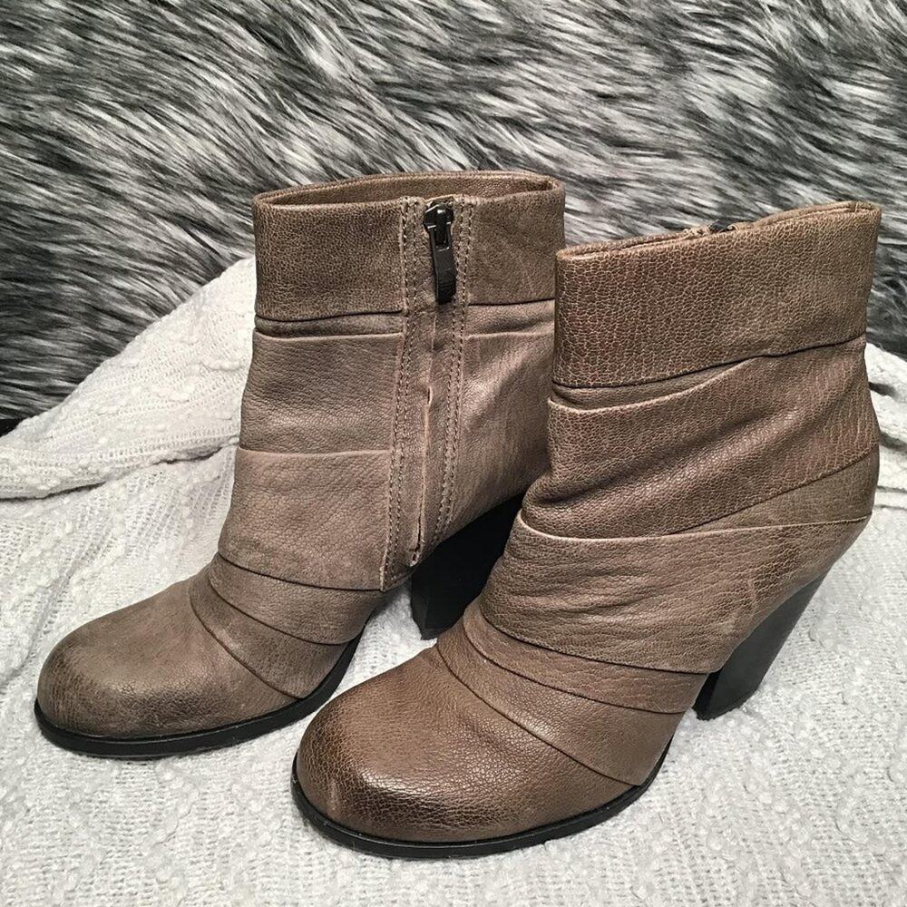Vince Camuto Ankle Boots 7B - Picture 1 of 7